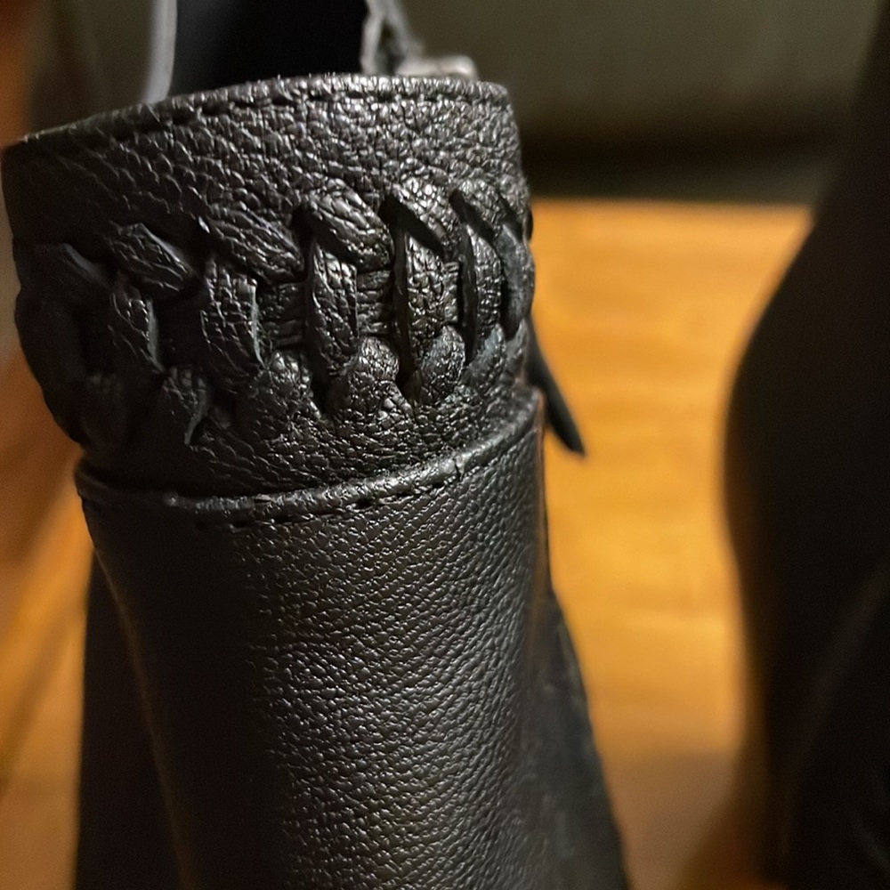 Mia booties - Picture 3 of 6